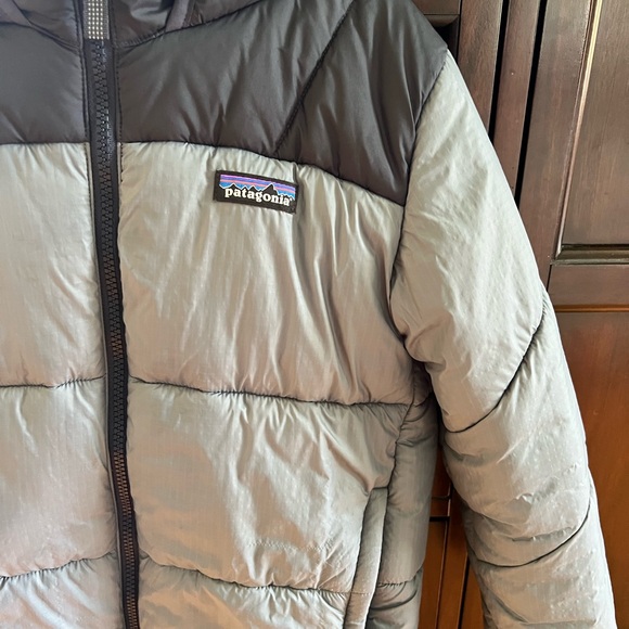 Patagonia kids’ down coat size Small - Picture 2 of 7